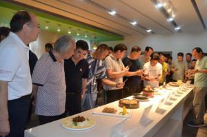 新鄉餐飲協會莅臨洛陽正大參觀考察