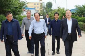 洛陽市農業農村局局長趙紅藝陪同甘肅省平涼市靜甯縣考察組到洛陽正大考察指導工作